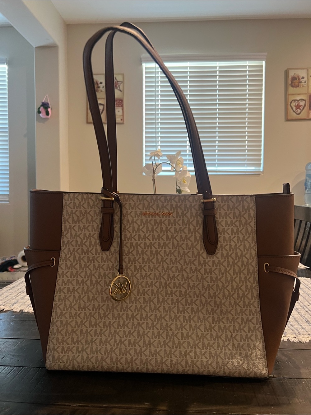 Michael Kors 35S1G2GT7B Gilly Large Jet Set Travel Drawstring Tote MK Signature